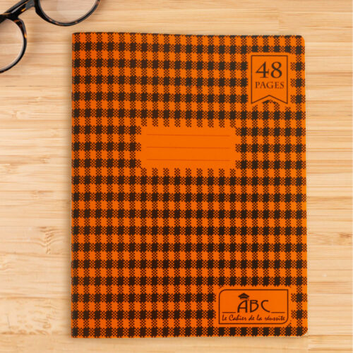 cahier carreaux orangé